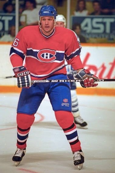 Gerald « Gerry » Fleming en uniforme rouge des Canadiens