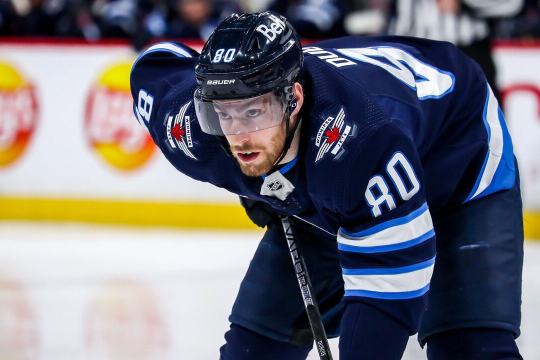 Pierre-Luc Dubois en chandail des Jets