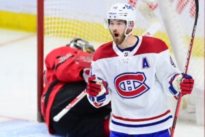 Paul Byron dans l'uniforme blanc des Canadiens