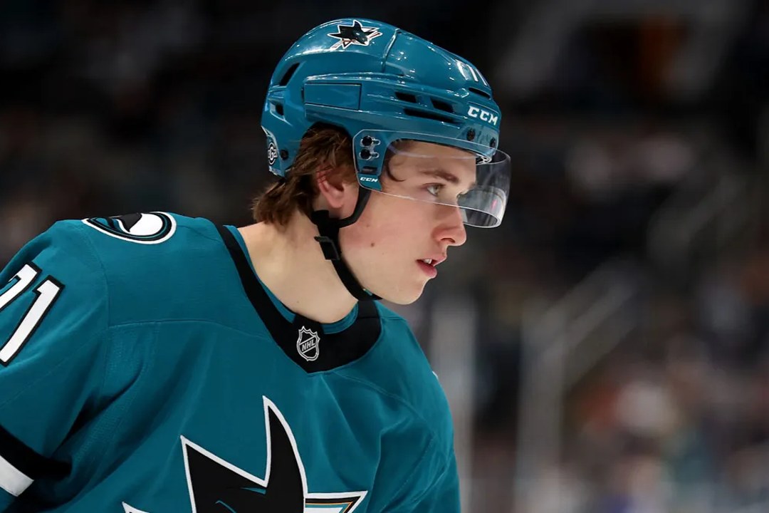 Macklin Celebrini avec les Sharks de San Jose