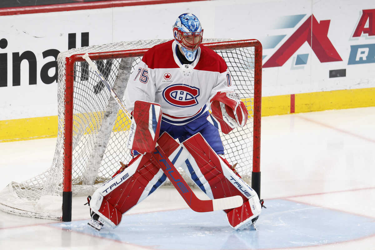 Jakub Dobes, gardien des Canadiens, devant son filet