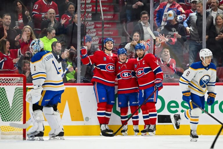 Une seule victoire en temps régulier pour le Canadien : « On joue pour le show », blague Phillip Danault