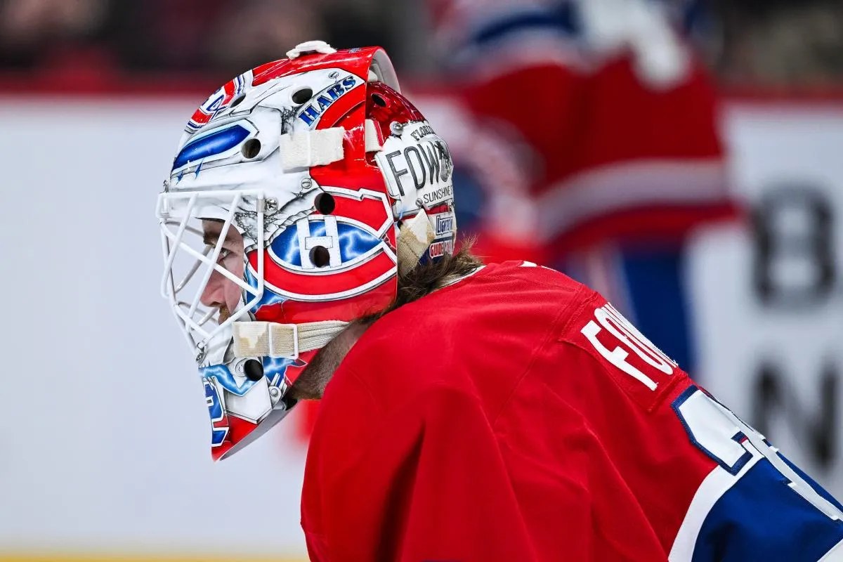Jacob Fowler de profil avec son masque aux couleurs du Canadien