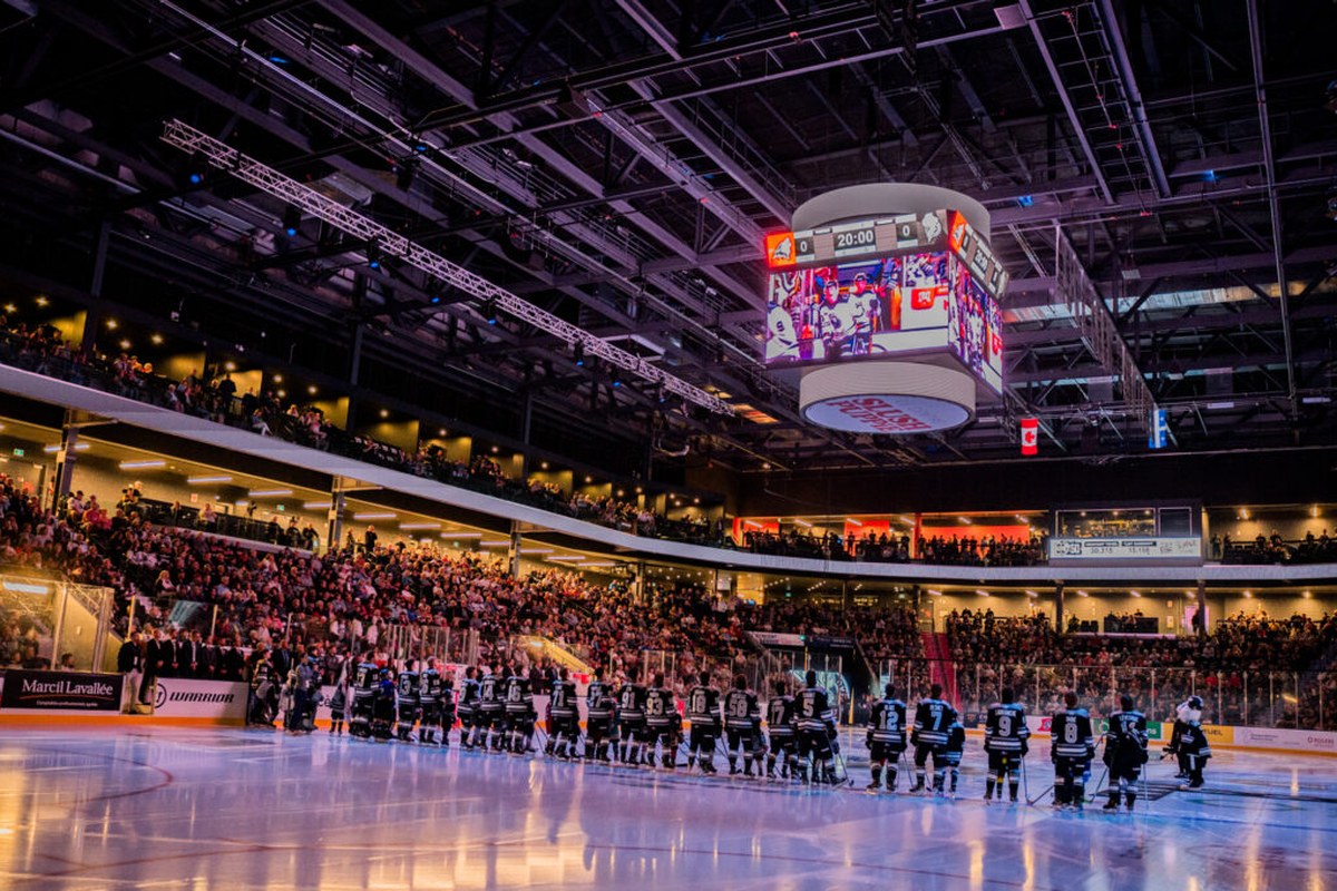 L'intérieur du Centre Slush Puppie de Gatineau pendant un match des Olympiques