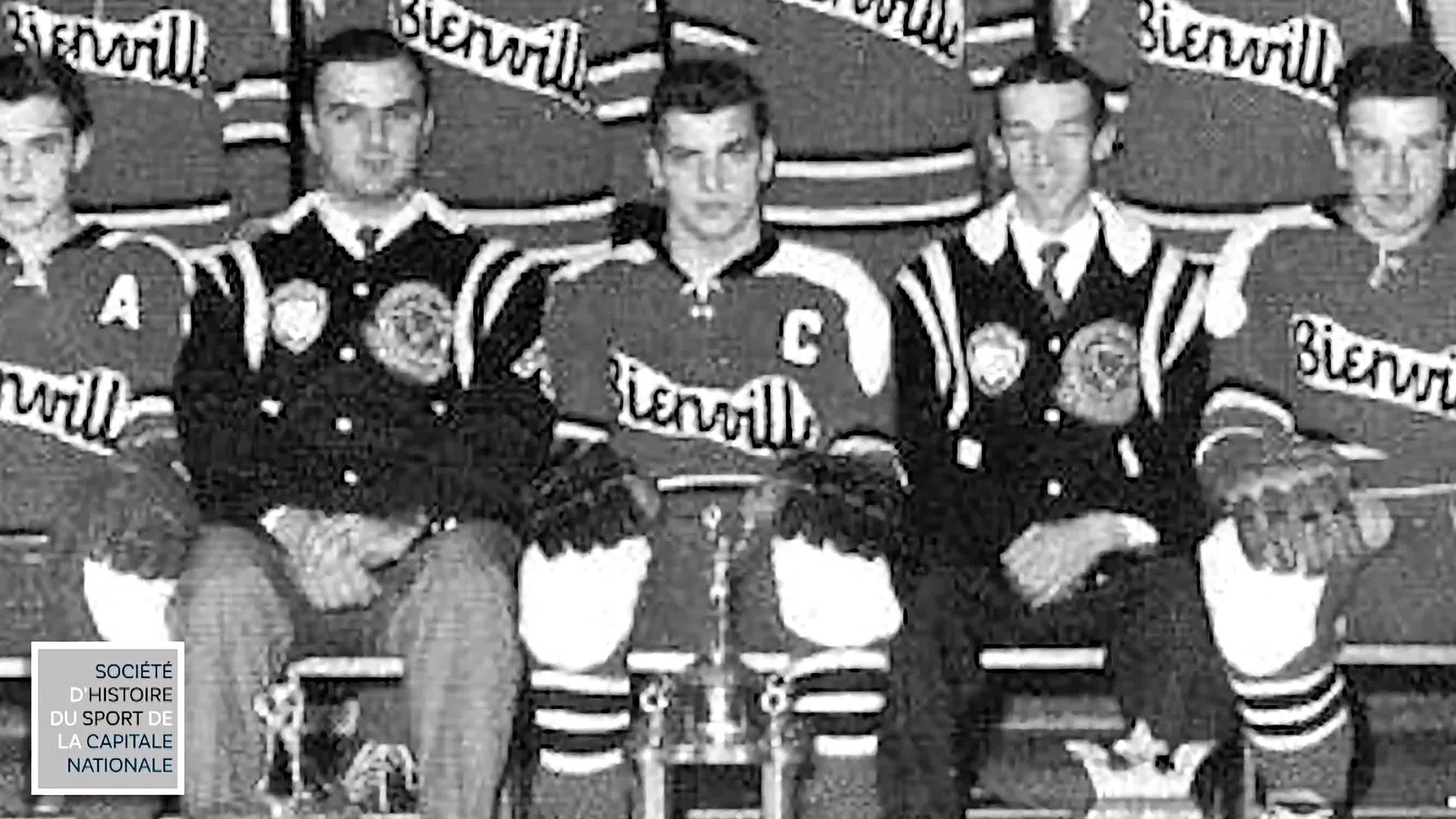 Le jeune André Lacroix, capitaine de l'équipe midget de Bienville