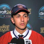 Michael Hage au repechage 2024, avec le chandail du Canadien
