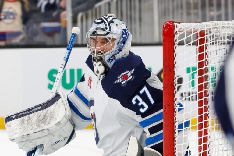 Connor Hellebuyck échangé aux Devils : la saga est terminée