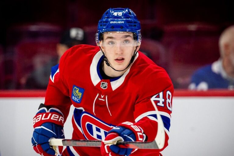 Lane Hutson louange Macklin Celebrini avant le duel contre les Sharks, selon Dave Lévesque