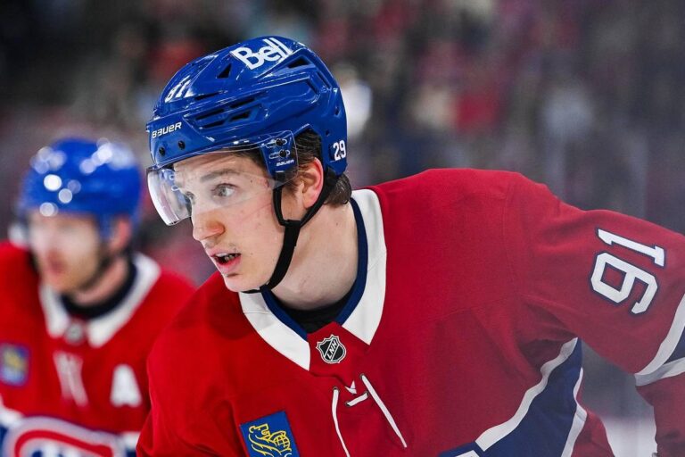 Formation à l&rsquo;entraînement : Oliver Kapanen sur le premier trio, David Reinbacher en rotation à la défense