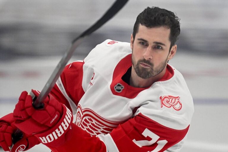 Dylan Larkin voudrait jouer pour le Canadien, selon Renaud Lavoie
