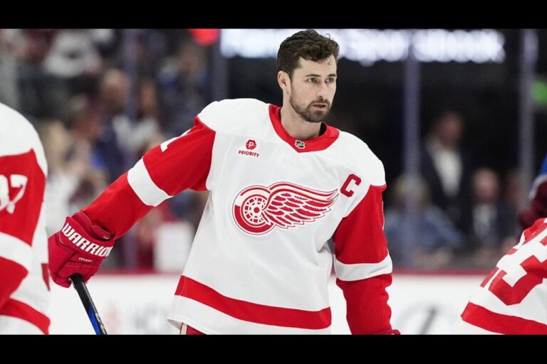 Maietta Sports propose un échange qui amènerait Dylan Larkin à Montréal