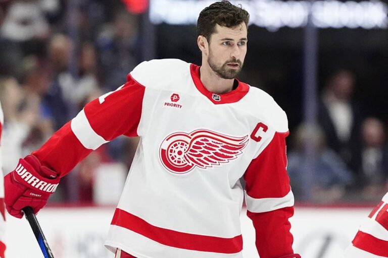 Le directeur général adjoint des Red Wings, Kris Draper, était au Centre Bell mardi soir
