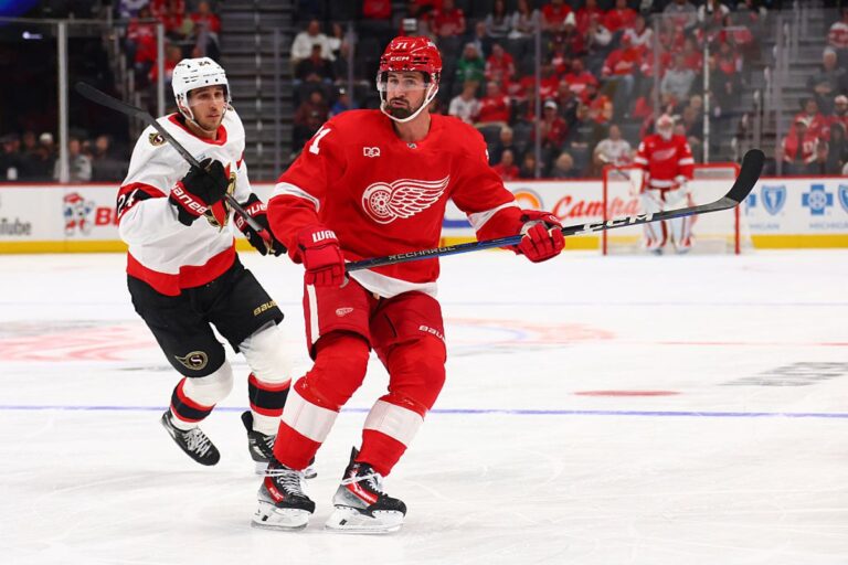 Les Kings s&rsquo;intéressent à Dylan Larkin, mais ils ne sont pas sur sa liste, selon Pierre LeBrun