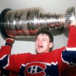 Claude Lemieux soulève la coupe Stanley avec le Canadien de Montréal en 1986