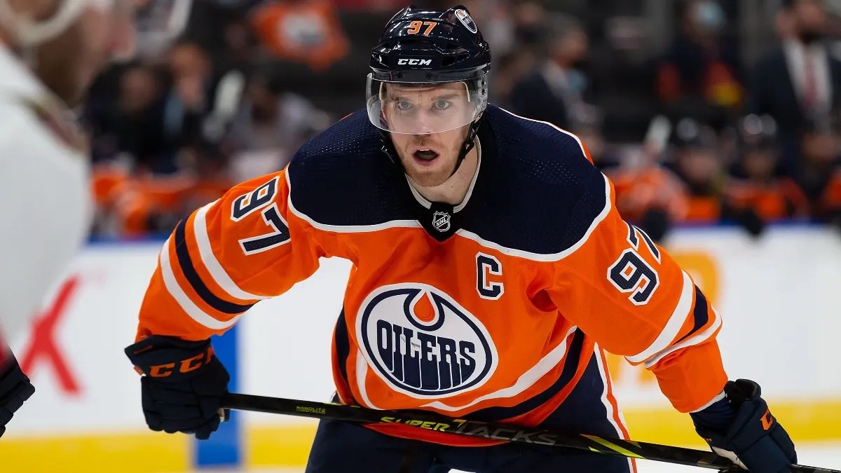 Connor McDavid en action avec les Oilers d'Edmonton