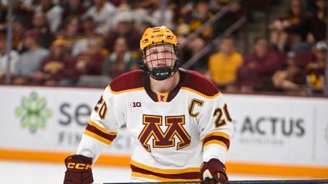 Luke Mittelstadt avec les Gophers du Minnesota