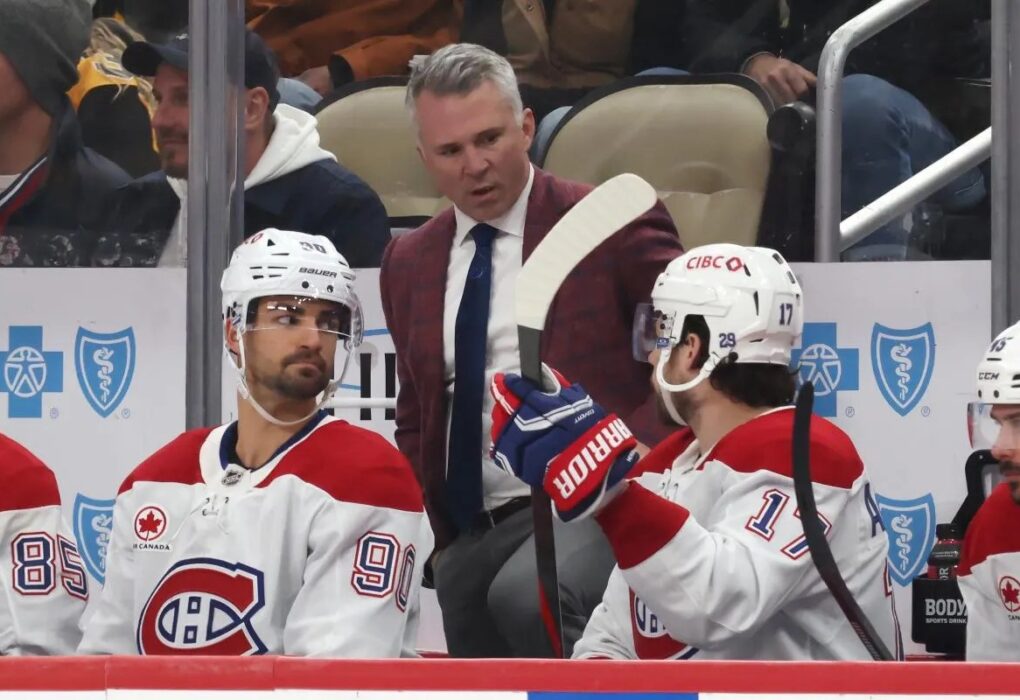 Martin St-Louis derrière le banc du Canadien