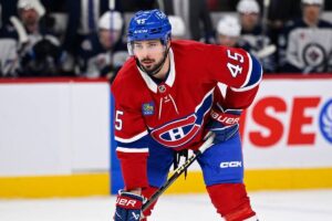 Alexandre Carrier avec le chandail du Canadien